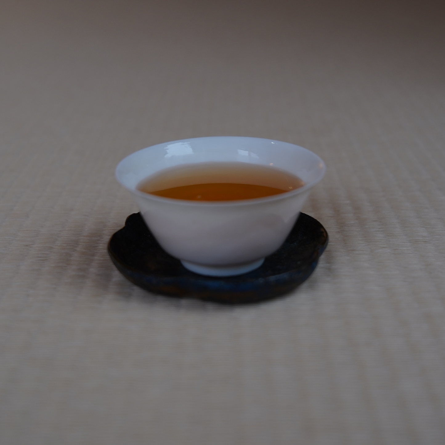 白瓷超薄胎手拓擴口杯