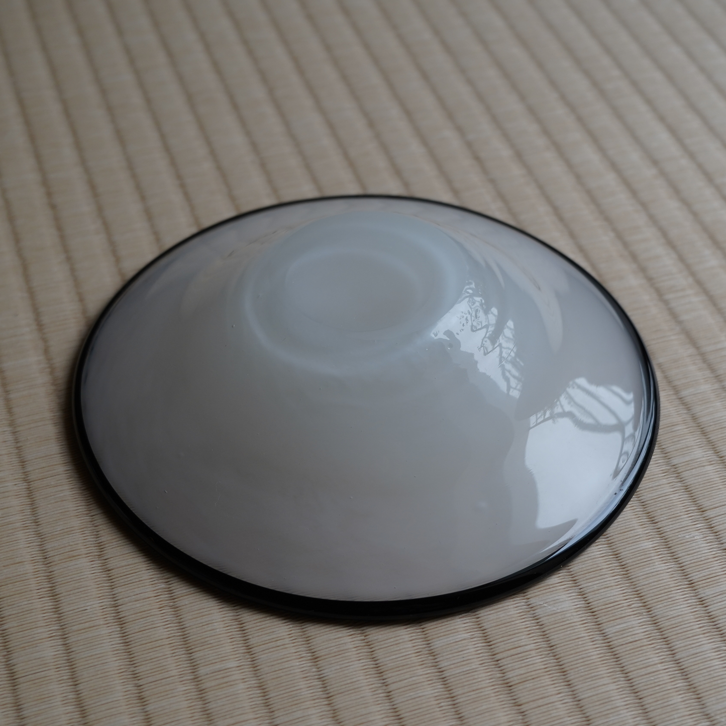 Thin transparent porcelain pot holder