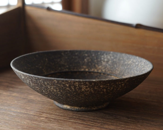 Iron-glazed Clay Round Teapot Stand