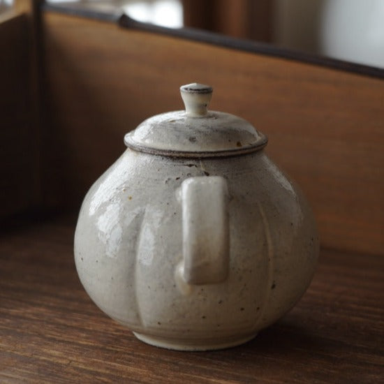 菱花陶瓷白粉引壺圓扁款