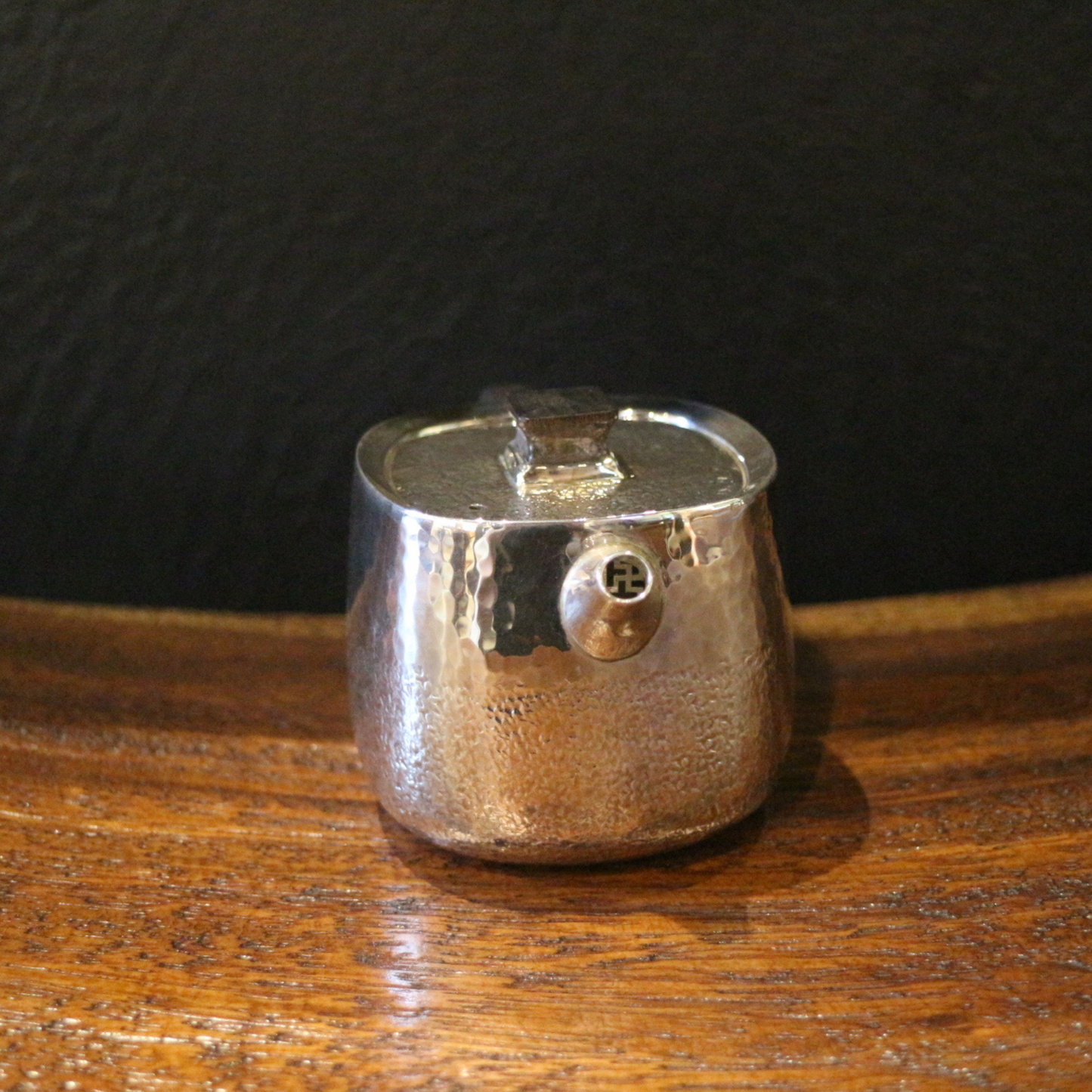 Silver handle pot (square chamfered type/mallet pattern glazed/ebony buttons/wooden handle)
