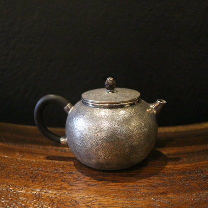 Silver handle pot (perfect rock pattern/bright silver+wooden handle)