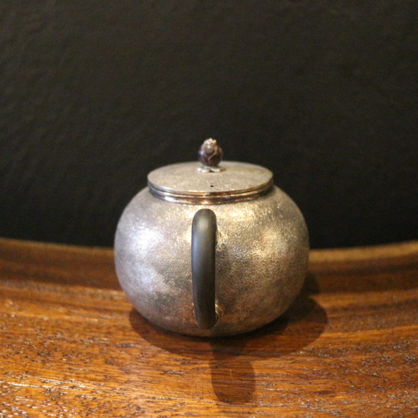 Silver handle pot (perfect rock pattern/bright silver+wooden handle)