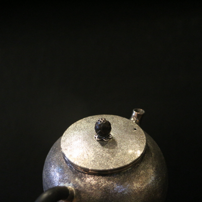 Silver handle pot (perfect rock pattern/bright silver+wooden handle)
