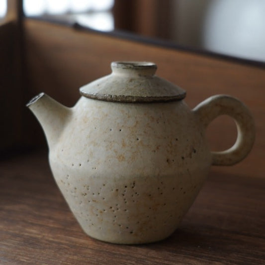 白釉陶泥壺
