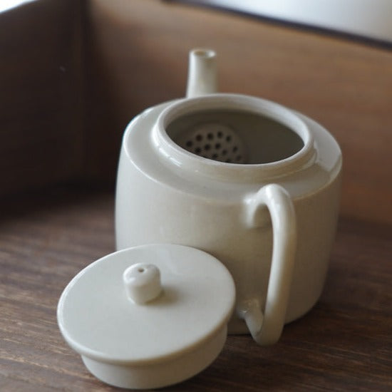 陶瓷桶型壺