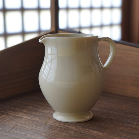 手作陶瓷白色手把公杯(中)