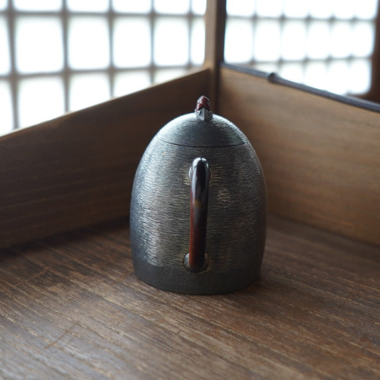 橫紋圓錐形木柄銀壺