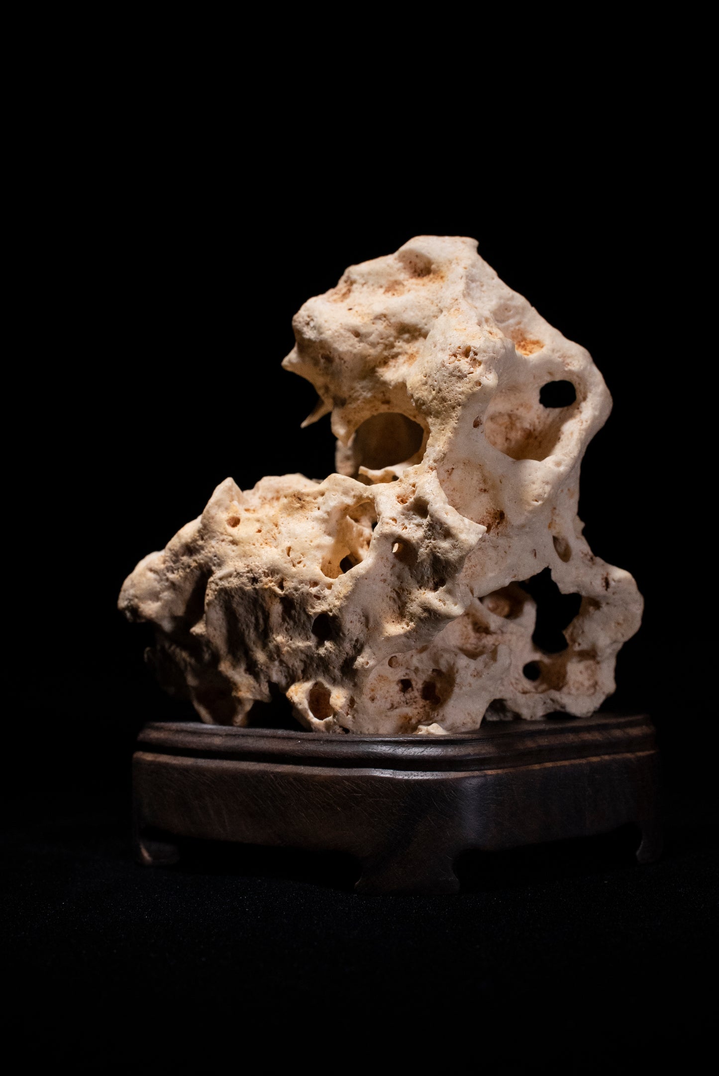 賞石擺件/白太湖石Taihu Stones