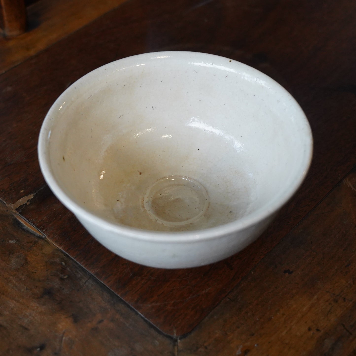 米白色陶茶碗
