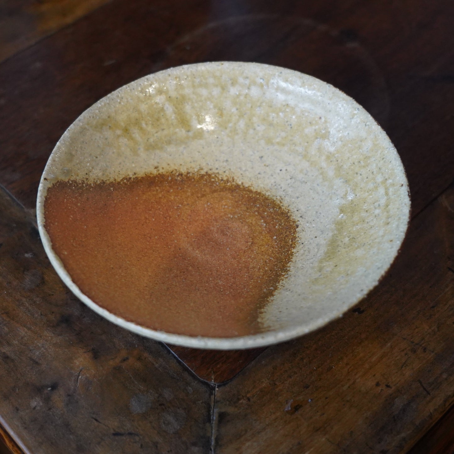 土黃色陶茶碗