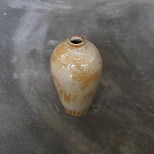 茶色釉陶花瓶