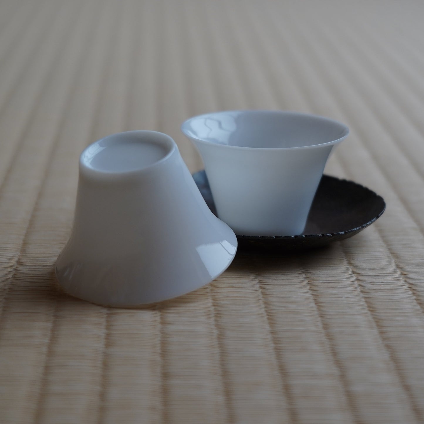 白瓷薄胎斗笠杯