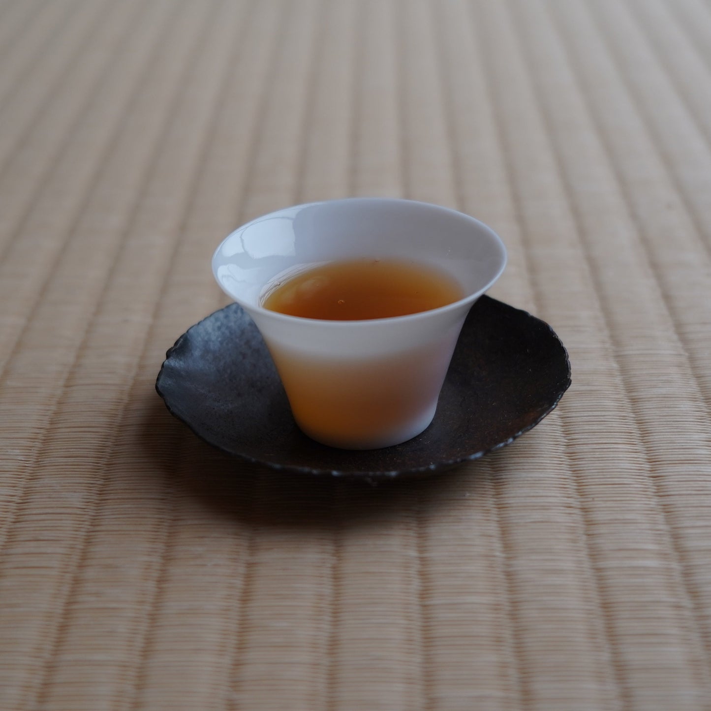 白瓷薄胎斗笠杯