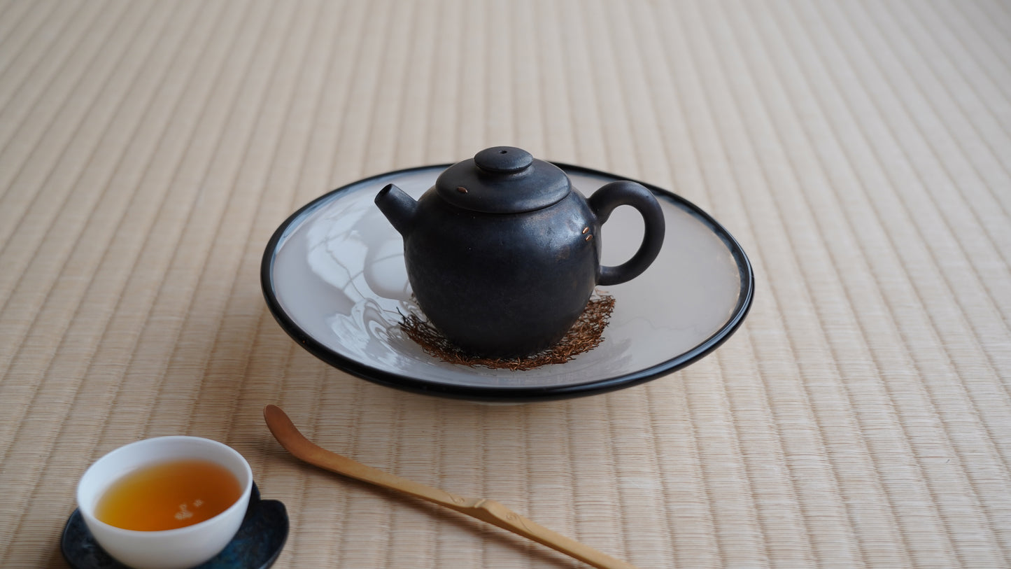 陶瓷巨輪鋸釘壺