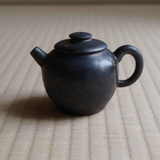 陶瓷巨輪鋸釘壺