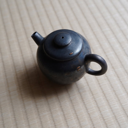 陶瓷巨輪鋸釘壺