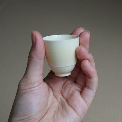 薄胎灰釉陶蛋殼杯